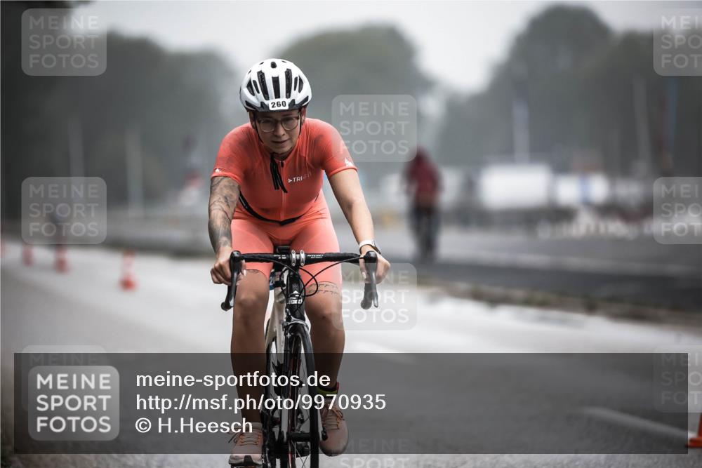 16.08.2026 - KN Förde Triathlon 2026 H.Heesch http://msf.ph/oto/9970935 16.08.2026 09:56:15 Radfahren 195, 197, 254, 260, 805 meine-sportfotos.de