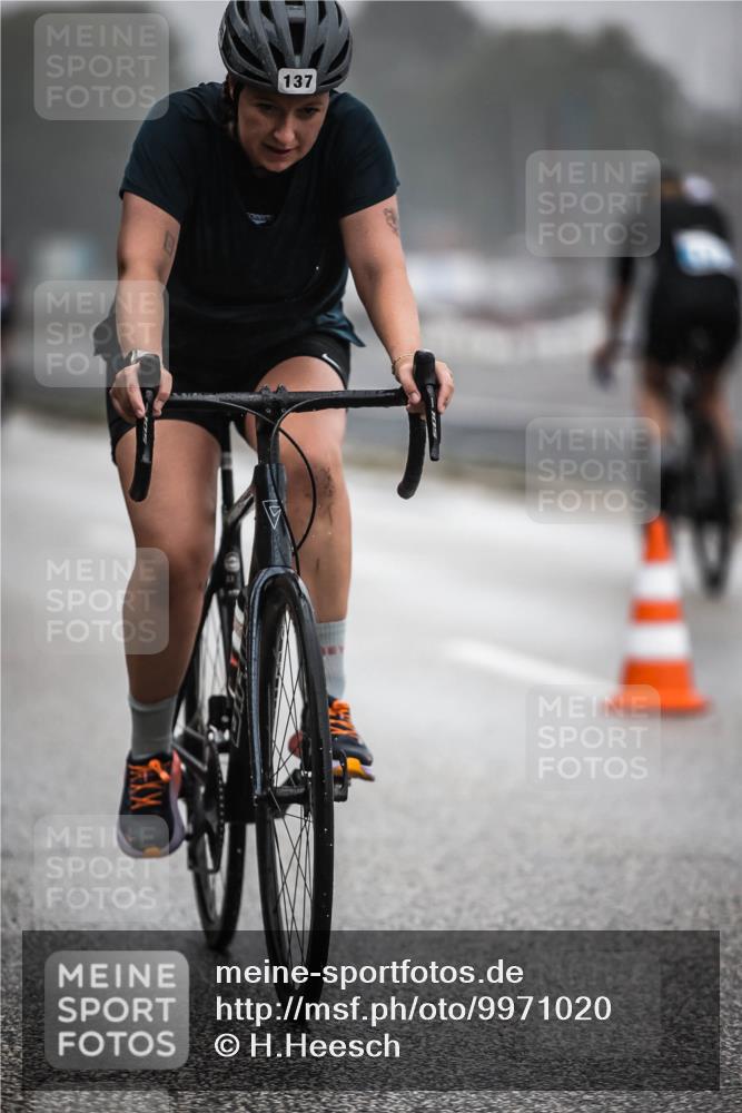 16.08.2026 - KN Förde Triathlon 2026 H.Heesch http://msf.ph/oto/9971020 16.08.2026 09:56:34 Radfahren 108, 137 meine-sportfotos.de