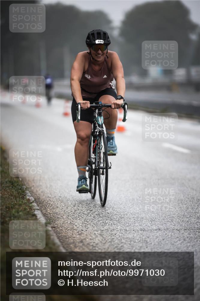 16.08.2026 - KN Förde Triathlon 2026 H.Heesch http://msf.ph/oto/9971030 16.08.2026 09:56:37 Radfahren 137, 175 meine-sportfotos.de