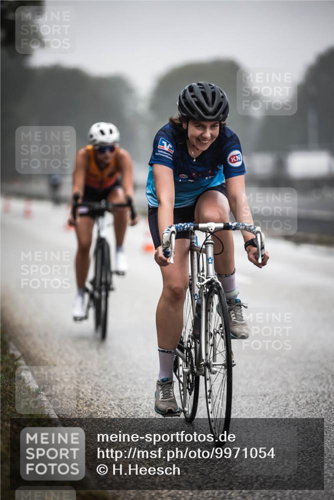 16.08.2026 - KN Förde Triathlon 2026 H.Heesch http://msf.ph/oto/9971054 16.08.2026 09:56:54 Radfahren 145, 153, 222 meine-sportfotos.de