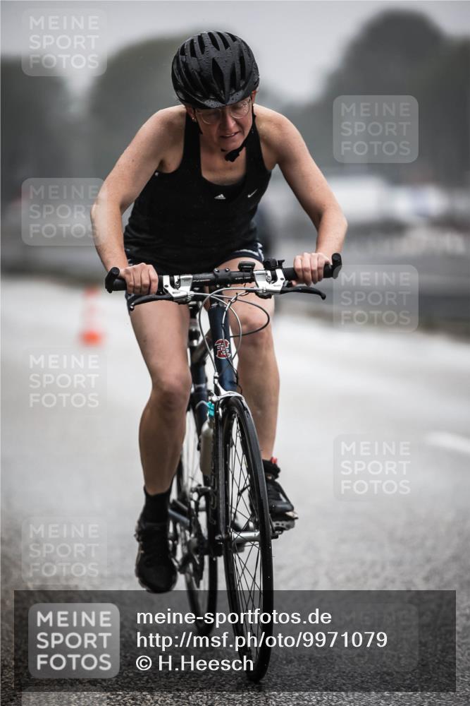 16.08.2026 - KN Förde Triathlon 2026 H.Heesch http://msf.ph/oto/9971079 16.08.2026 09:57:01 Radfahren 145, 213, 215 meine-sportfotos.de