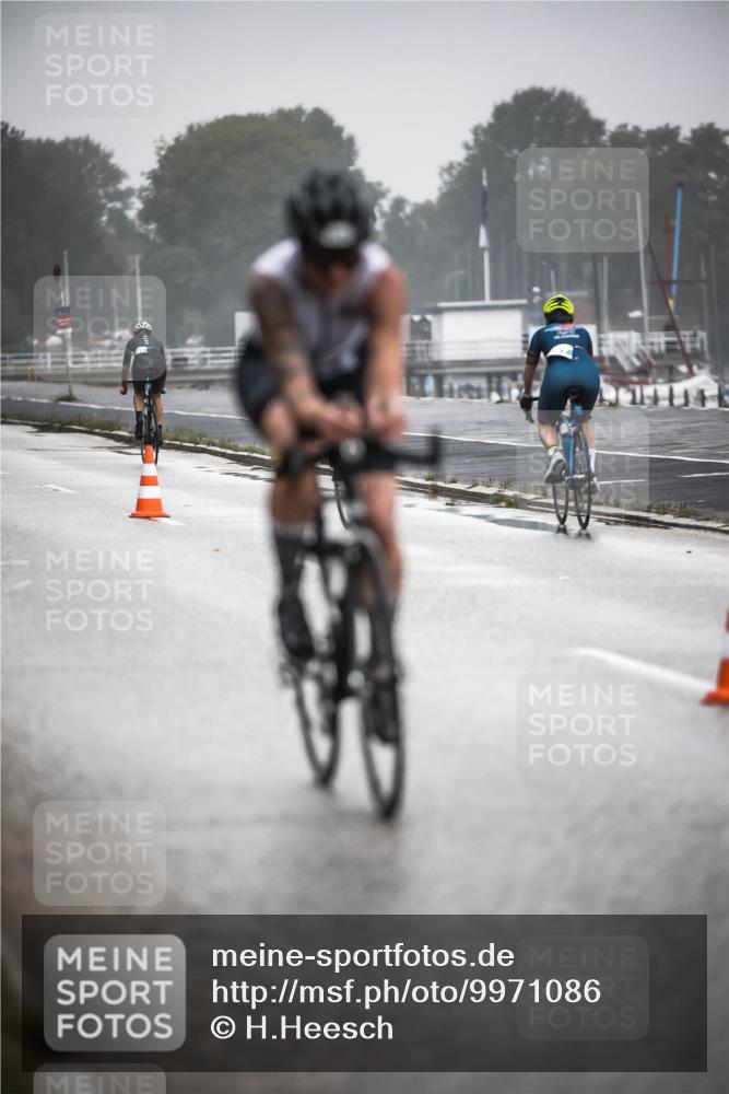 16.08.2026 - KN Förde Triathlon 2026 H.Heesch http://msf.ph/oto/9971086 16.08.2026 09:57:20 Radfahren 124, 182 meine-sportfotos.de
