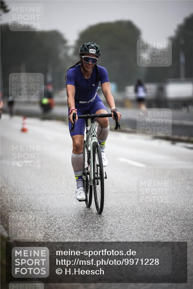 16.08.2026 - KN Förde Triathlon 2026 H.Heesch http://msf.ph/oto/9971228 16.08.2026 09:58:56 Radfahren 138, 156, 174, 254, 265 meine-sportfotos.de