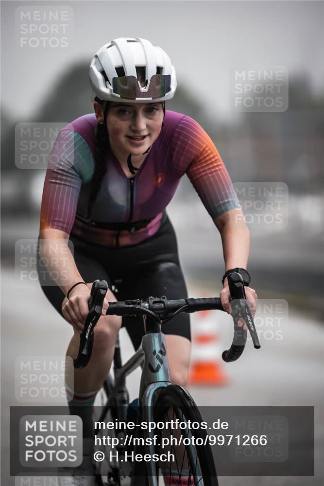 16.08.2026 - KN Förde Triathlon 2026 H.Heesch http://msf.ph/oto/9971266 16.08.2026 09:58:59 Radfahren 138, 156, 174, 254 meine-sportfotos.de