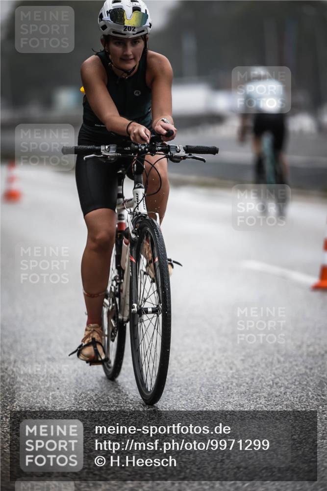 16.08.2026 - KN Förde Triathlon 2026 H.Heesch http://msf.ph/oto/9971299 16.08.2026 09:59:17 Radfahren 202 meine-sportfotos.de