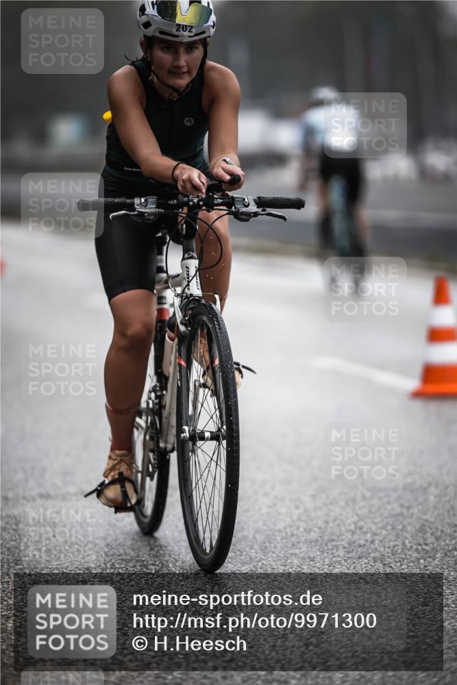16.08.2026 - KN Förde Triathlon 2026 H.Heesch http://msf.ph/oto/9971300 16.08.2026 09:59:17 Radfahren 202 meine-sportfotos.de