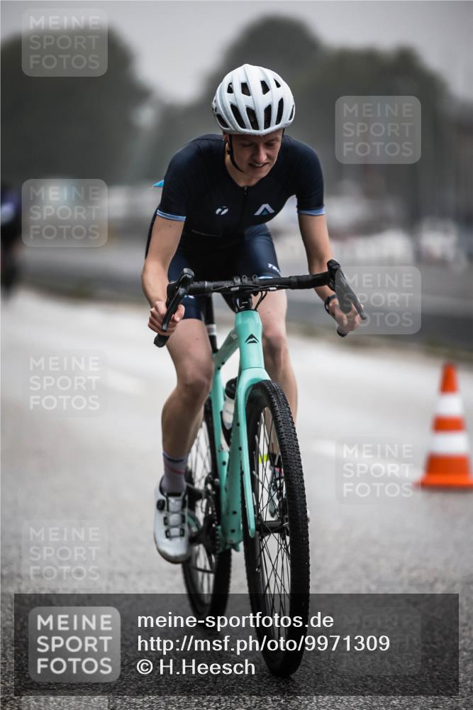 16.08.2026 - KN Förde Triathlon 2026 H.Heesch http://msf.ph/oto/9971309 16.08.2026 09:59:22 Radfahren 201, 268 meine-sportfotos.de