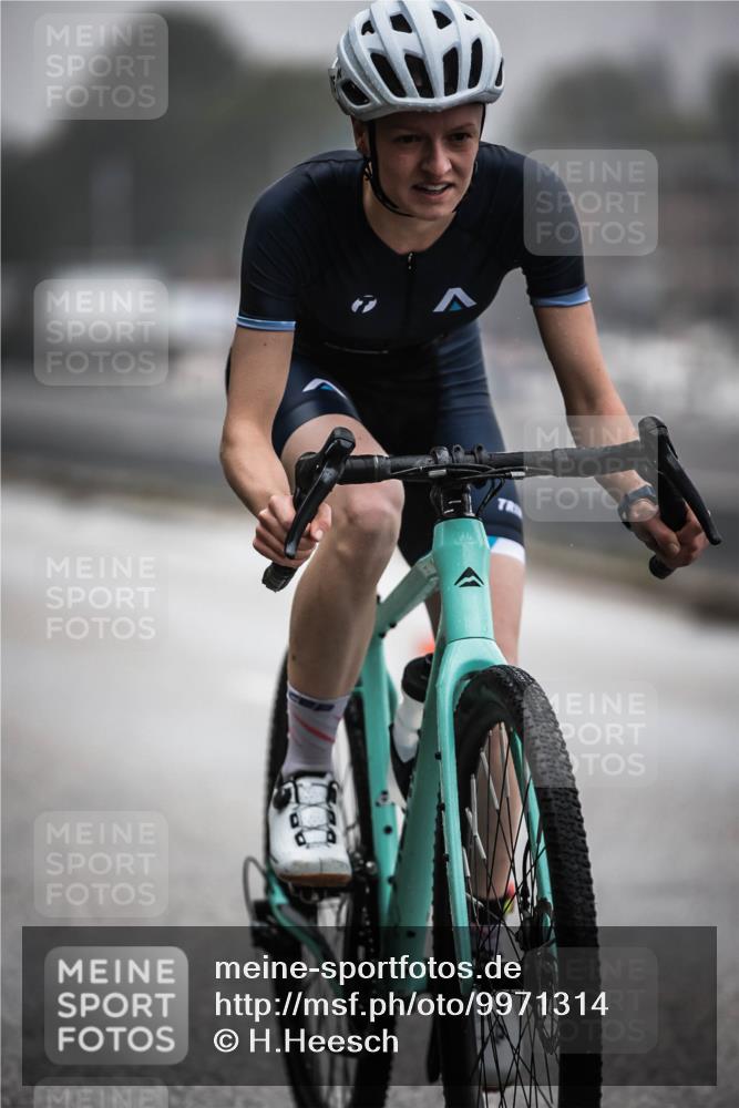 16.08.2026 - KN Förde Triathlon 2026 H.Heesch http://msf.ph/oto/9971314 16.08.2026 09:59:22 Radfahren 201, 268 meine-sportfotos.de