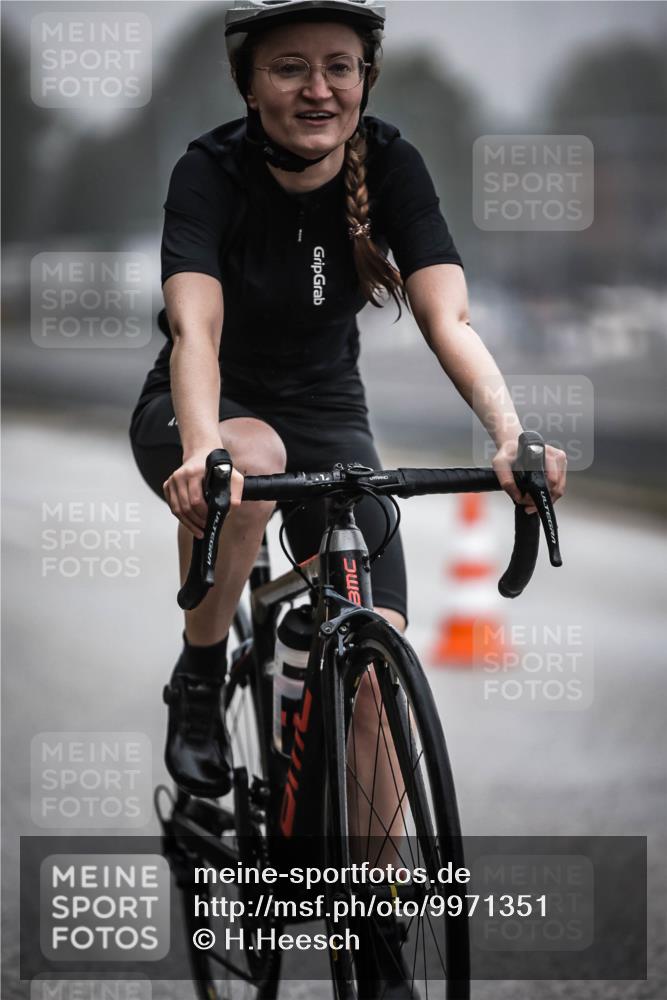 16.08.2026 - KN Förde Triathlon 2026 H.Heesch http://msf.ph/oto/9971351 16.08.2026 09:59:41 Radfahren 183, 263 meine-sportfotos.de