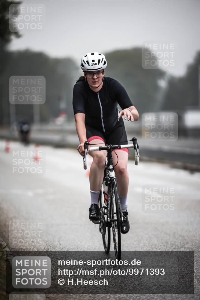 16.08.2026 - KN Förde Triathlon 2026 H.Heesch http://msf.ph/oto/9971393 16.08.2026 10:00:06 Radfahren 244, 250 meine-sportfotos.de
