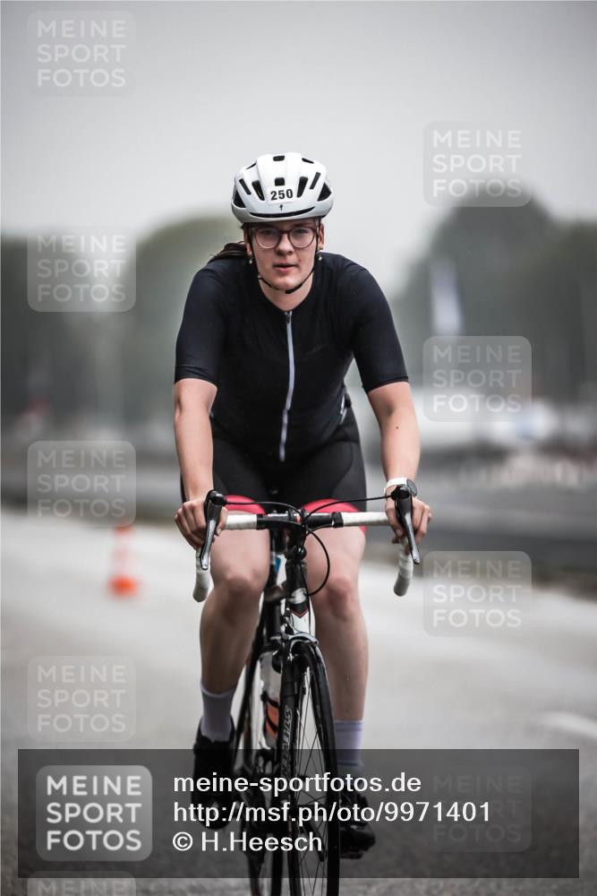16.08.2026 - KN Förde Triathlon 2026 H.Heesch http://msf.ph/oto/9971401 16.08.2026 10:00:06 Radfahren 244, 250 meine-sportfotos.de