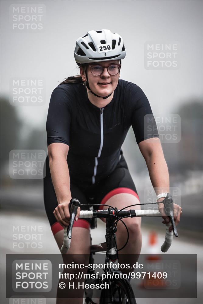 16.08.2026 - KN Förde Triathlon 2026 H.Heesch http://msf.ph/oto/9971409 16.08.2026 10:00:07 Radfahren 244, 250 meine-sportfotos.de
