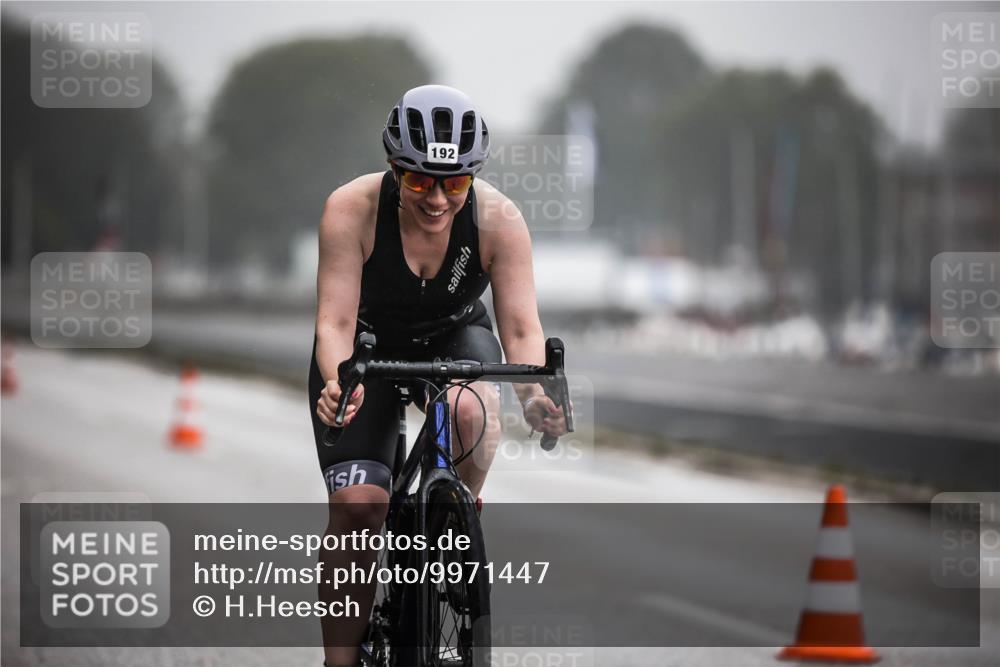 16.08.2026 - KN Förde Triathlon 2026 H.Heesch http://msf.ph/oto/9971447 16.08.2026 10:00:15 Radfahren 123, 215 meine-sportfotos.de