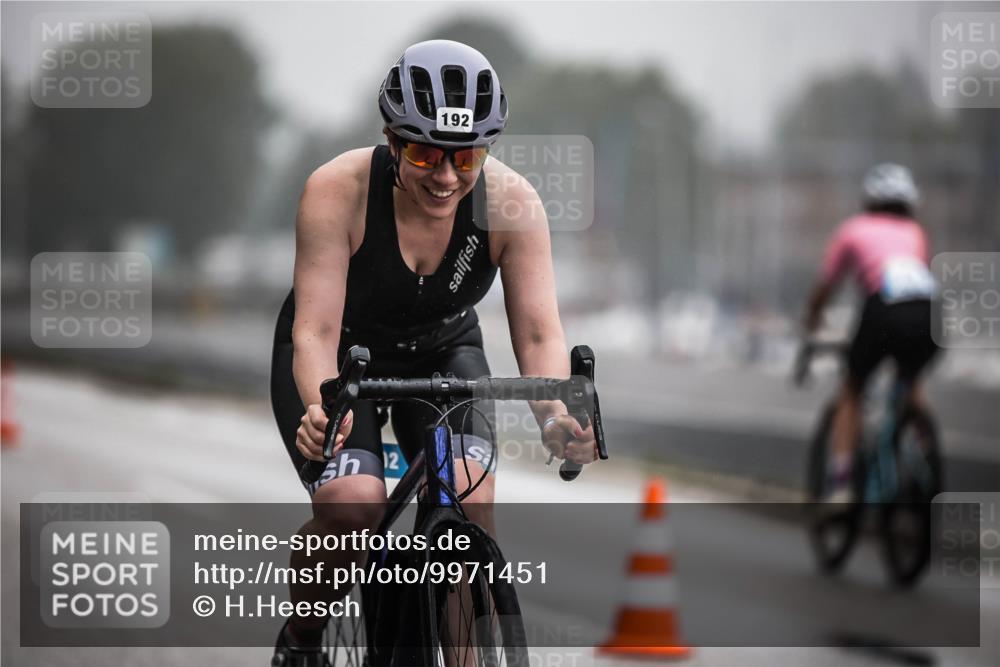 16.08.2026 - KN Förde Triathlon 2026 H.Heesch http://msf.ph/oto/9971451 16.08.2026 10:00:15 Radfahren 123, 215 meine-sportfotos.de