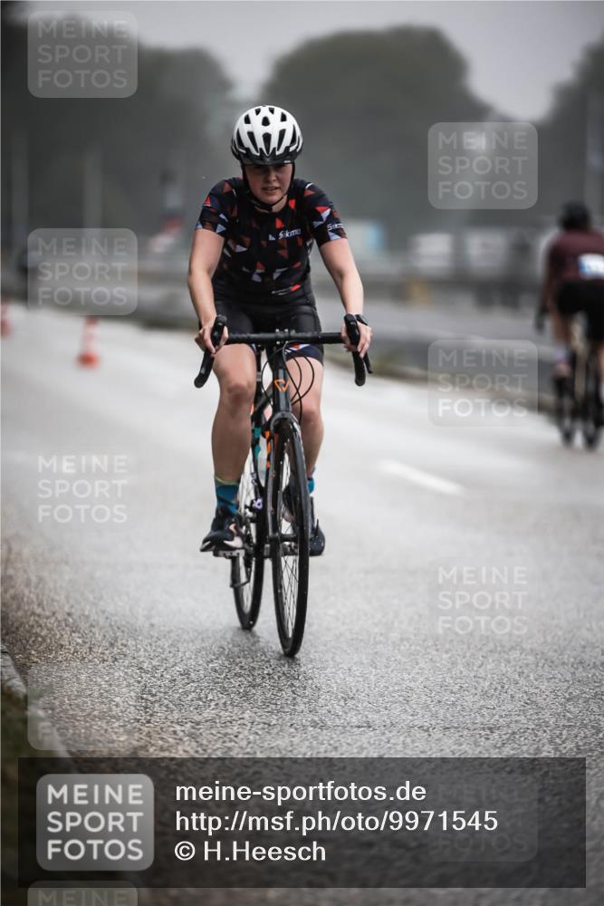 16.08.2026 - KN Förde Triathlon 2026 H.Heesch http://msf.ph/oto/9971545 16.08.2026 10:00:43 Radfahren 200, 242, 246, 248 meine-sportfotos.de