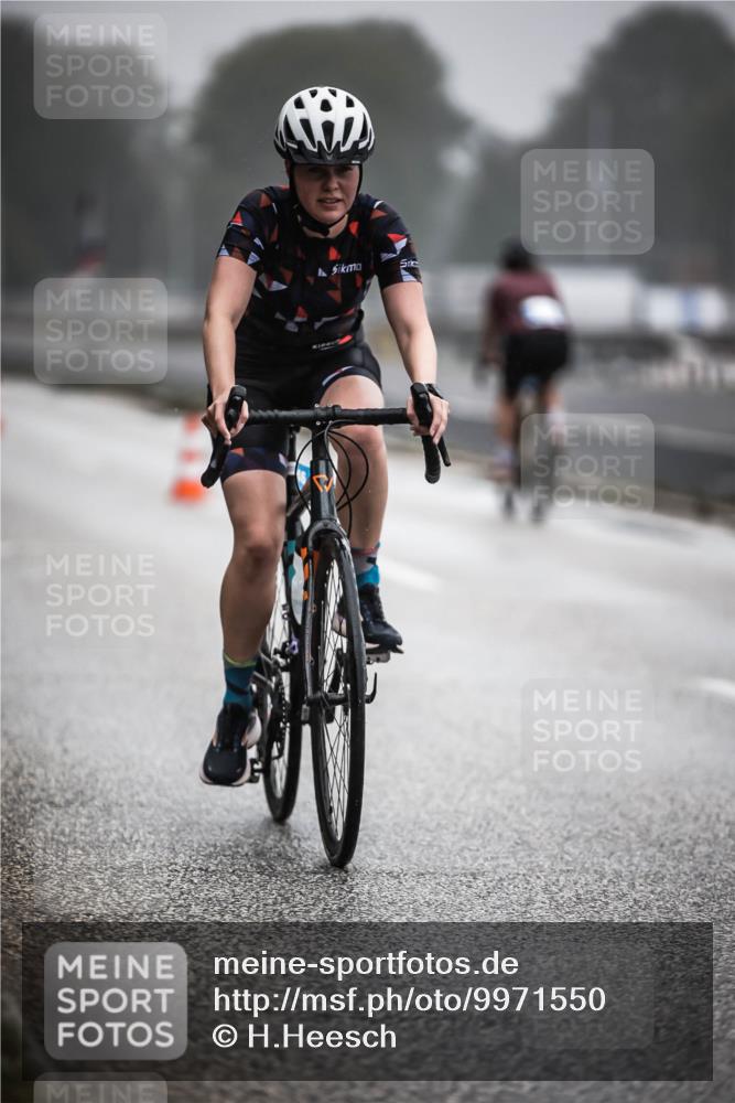 16.08.2026 - KN Förde Triathlon 2026 H.Heesch http://msf.ph/oto/9971550 16.08.2026 10:00:44 Radfahren 200, 242, 246, 248 meine-sportfotos.de