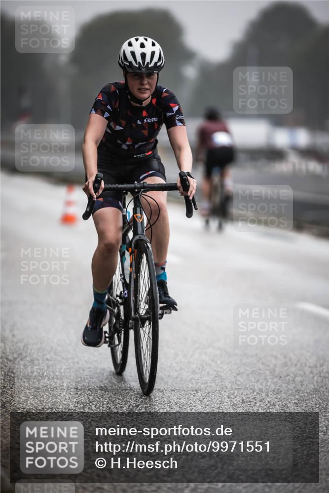 16.08.2026 - KN Förde Triathlon 2026 H.Heesch http://msf.ph/oto/9971551 16.08.2026 10:00:44 Radfahren 200, 242, 246, 248 meine-sportfotos.de