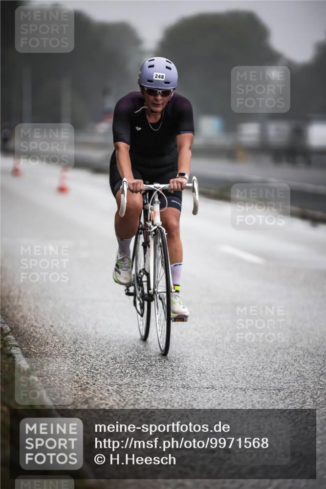 16.08.2026 - KN Förde Triathlon 2026 H.Heesch http://msf.ph/oto/9971568 16.08.2026 10:00:46 Radfahren 200, 242, 246, 248 meine-sportfotos.de