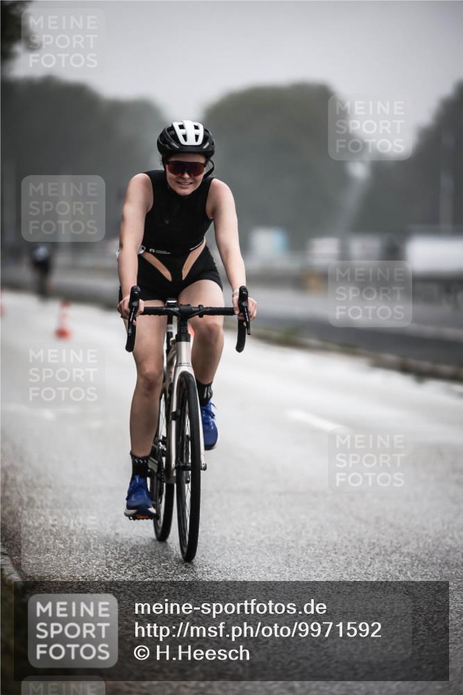 16.08.2026 - KN Förde Triathlon 2026 H.Heesch http://msf.ph/oto/9971592 16.08.2026 10:00:56 Radfahren 228, 238, 243 meine-sportfotos.de