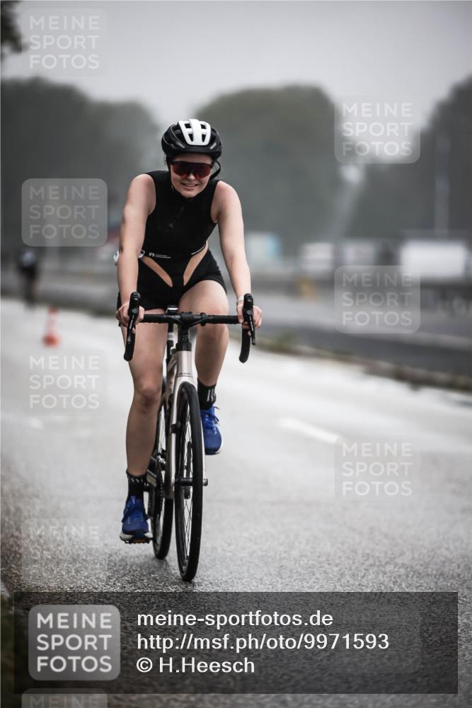 16.08.2026 - KN Förde Triathlon 2026 H.Heesch http://msf.ph/oto/9971593 16.08.2026 10:00:56 Radfahren 228, 238, 243 meine-sportfotos.de