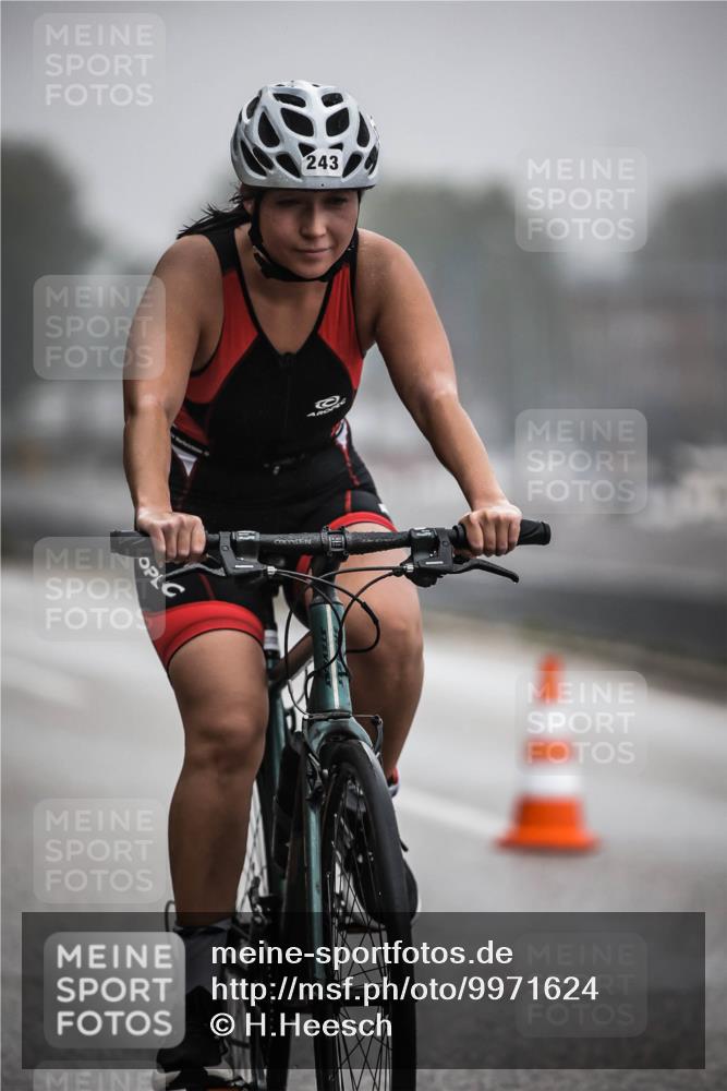 16.08.2026 - KN Förde Triathlon 2026 H.Heesch http://msf.ph/oto/9971624 16.08.2026 10:01:00 Radfahren 228, 238, 243 meine-sportfotos.de