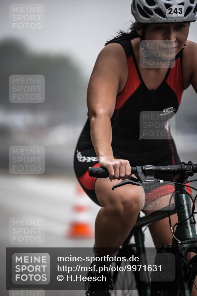 16.08.2026 - KN Förde Triathlon 2026 H.Heesch http://msf.ph/oto/9971631 16.08.2026 10:01:00 Radfahren 228, 238, 243 meine-sportfotos.de