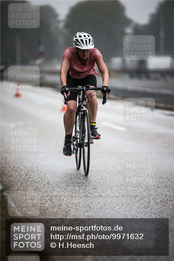 16.08.2026 - KN Förde Triathlon 2026 H.Heesch http://msf.ph/oto/9971632 16.08.2026 10:01:02 Radfahren 212, 243 meine-sportfotos.de