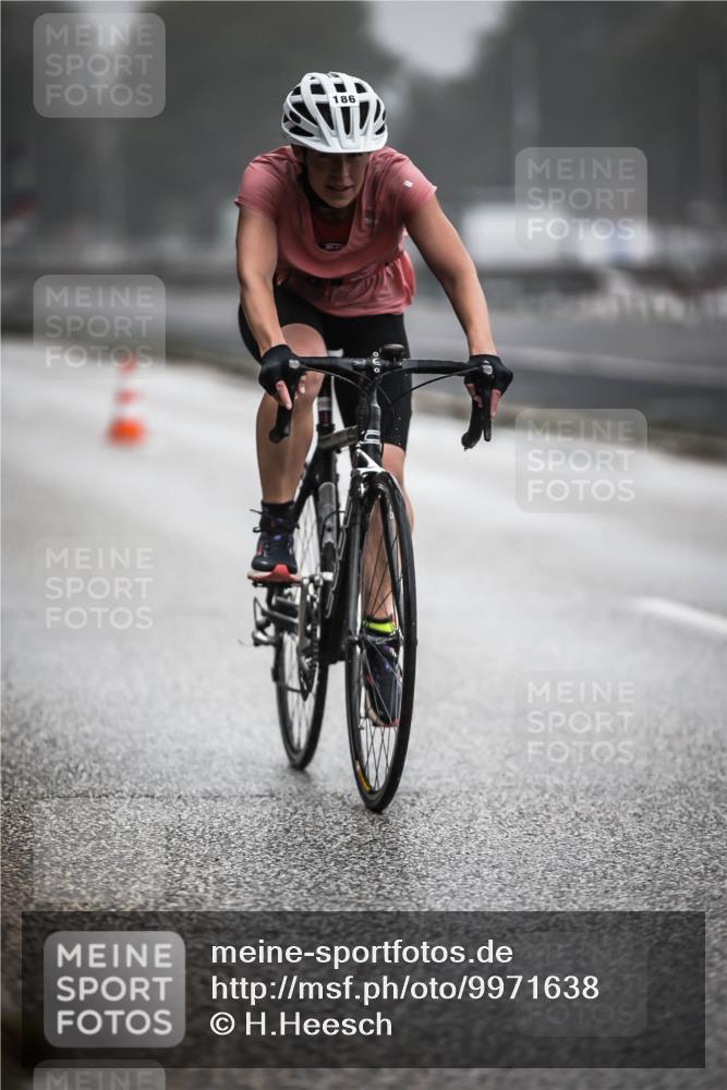 16.08.2026 - KN Förde Triathlon 2026 H.Heesch http://msf.ph/oto/9971638 16.08.2026 10:01:02 Radfahren 212, 243 meine-sportfotos.de