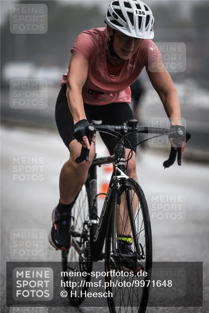 16.08.2026 - KN Förde Triathlon 2026 H.Heesch http://msf.ph/oto/9971648 16.08.2026 10:01:03 Radfahren 212, 243 meine-sportfotos.de