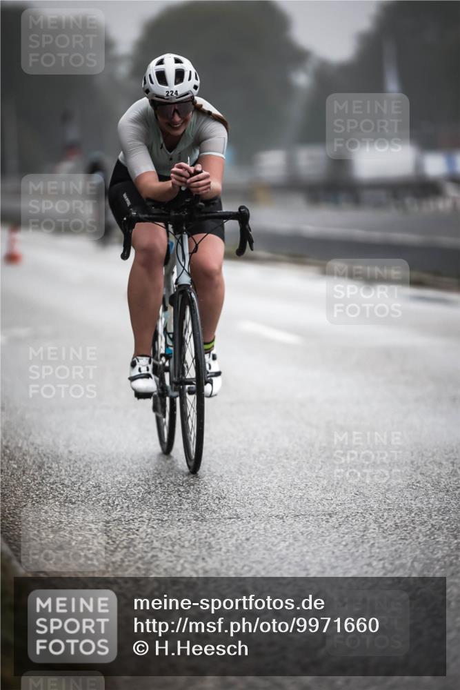 16.08.2026 - KN Förde Triathlon 2026 H.Heesch http://msf.ph/oto/9971660 16.08.2026 10:01:09 Radfahren 190, 212, 224 meine-sportfotos.de