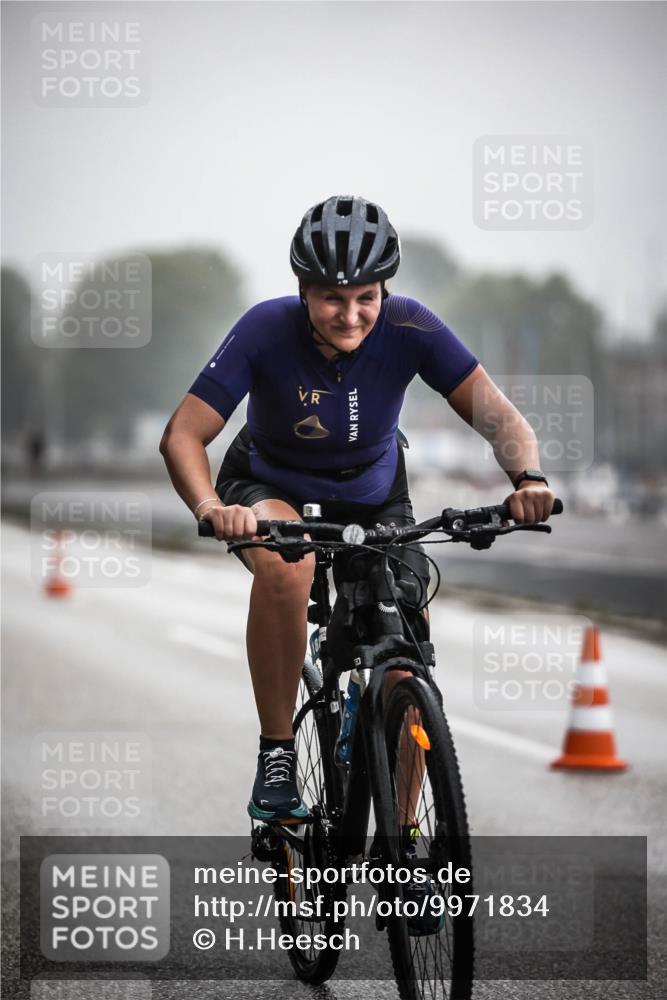 16.08.2026 - KN Förde Triathlon 2026 H.Heesch http://msf.ph/oto/9971834 16.08.2026 10:02:28 Radfahren 188, 236, 263 meine-sportfotos.de