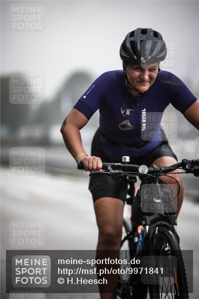 16.08.2026 - KN Förde Triathlon 2026 H.Heesch http://msf.ph/oto/9971841 16.08.2026 10:02:28 Radfahren 188, 236, 263 meine-sportfotos.de