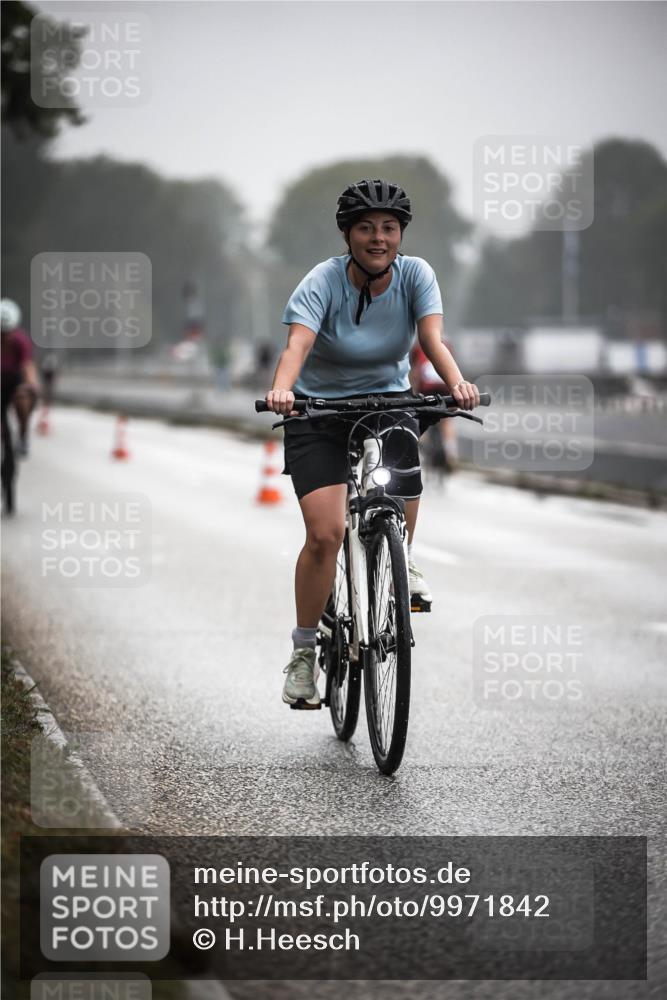 16.08.2026 - KN Förde Triathlon 2026 H.Heesch http://msf.ph/oto/9971842 16.08.2026 10:02:32 Radfahren 188, 236, 263 meine-sportfotos.de