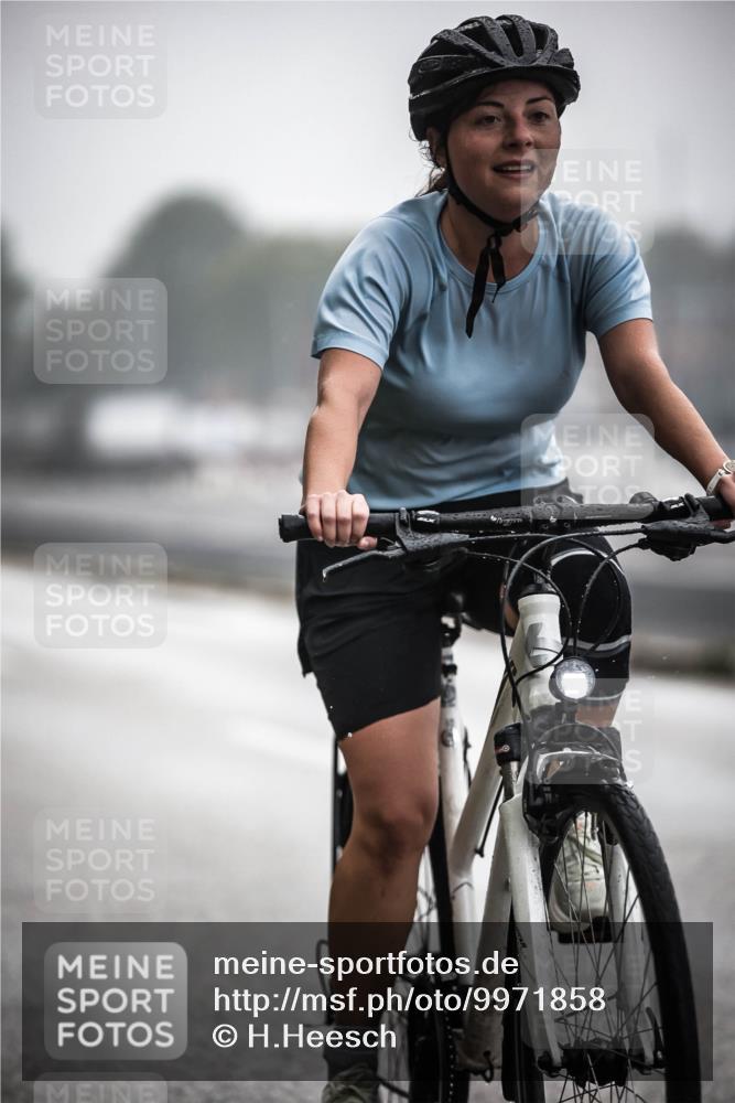 16.08.2026 - KN Förde Triathlon 2026 H.Heesch http://msf.ph/oto/9971858 16.08.2026 10:02:33 Radfahren 126, 236 meine-sportfotos.de