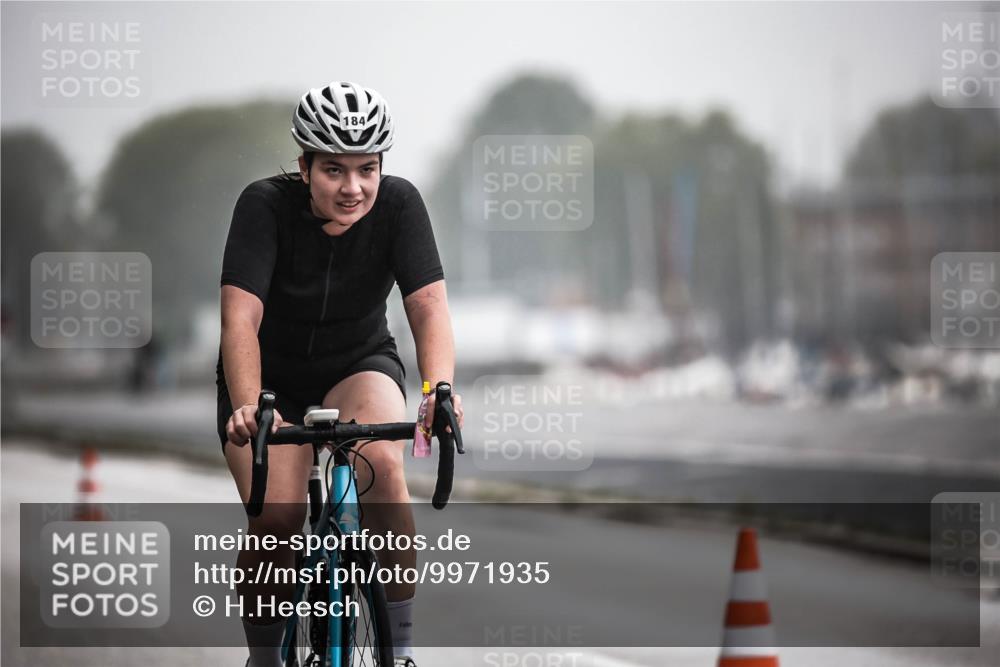 16.08.2026 - KN Förde Triathlon 2026 H.Heesch http://msf.ph/oto/9971935 16.08.2026 10:03:10 Radfahren 152, 193, 232 meine-sportfotos.de