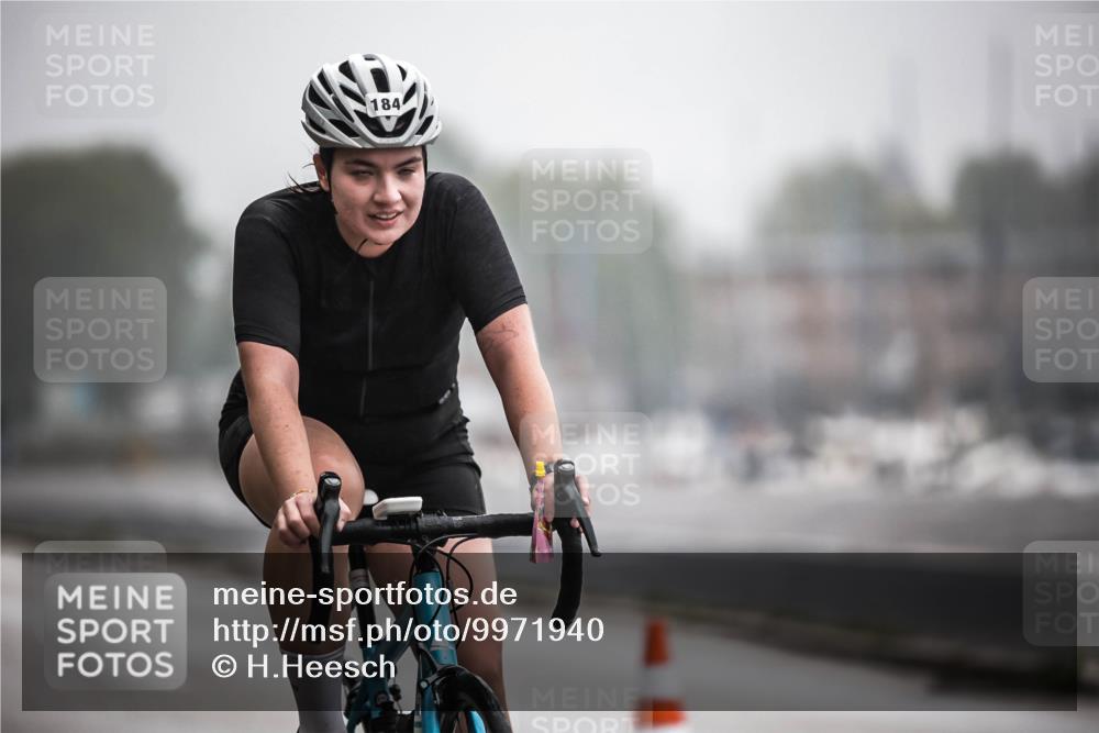 16.08.2026 - KN Förde Triathlon 2026 H.Heesch http://msf.ph/oto/9971940 16.08.2026 10:03:10 Radfahren 152, 193, 232 meine-sportfotos.de