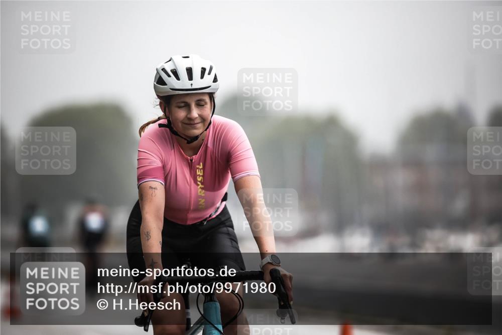 16.08.2026 - KN Förde Triathlon 2026 H.Heesch http://msf.ph/oto/9971980 16.08.2026 10:03:20 Radfahren 241, 244 meine-sportfotos.de