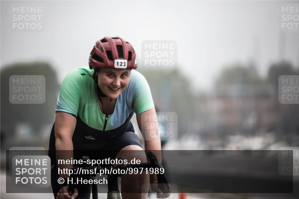 16.08.2026 - KN Förde Triathlon 2026 H.Heesch http://msf.ph/oto/9971989 16.08.2026 10:03:21 Radfahren 241, 244 meine-sportfotos.de