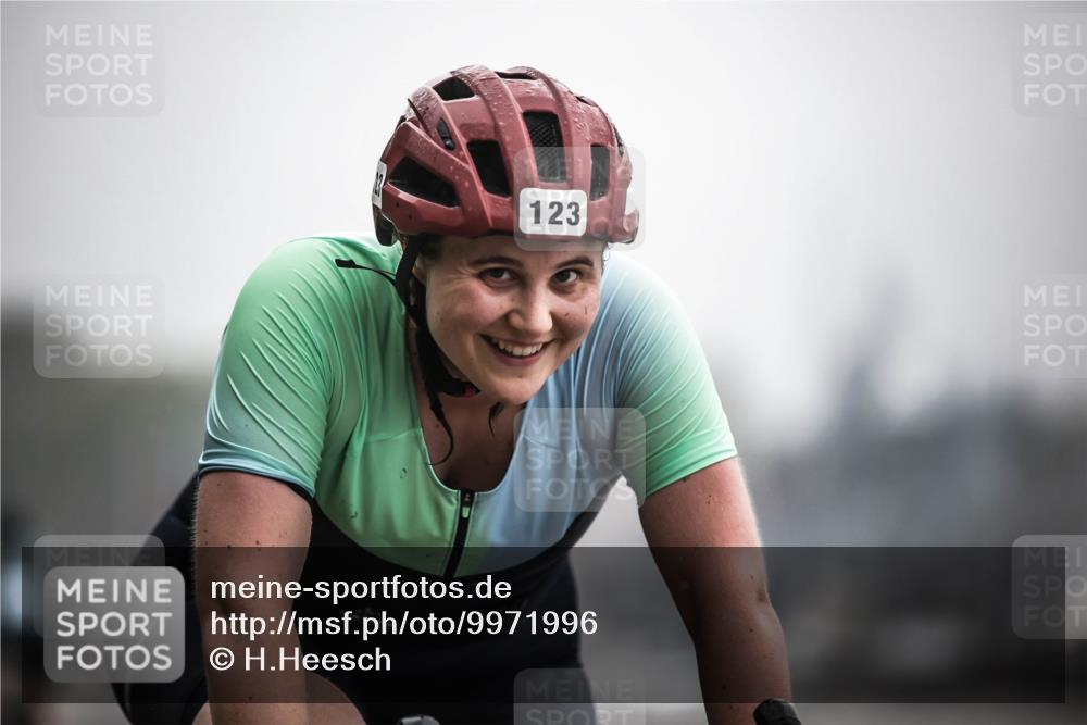 16.08.2026 - KN Förde Triathlon 2026 H.Heesch http://msf.ph/oto/9971996 16.08.2026 10:03:21 Radfahren 241, 244 meine-sportfotos.de