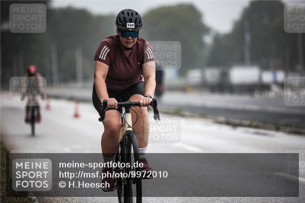 16.08.2026 - KN Förde Triathlon 2026 H.Heesch http://msf.ph/oto/9972010 16.08.2026 10:03:33 Radfahren  meine-sportfotos.de