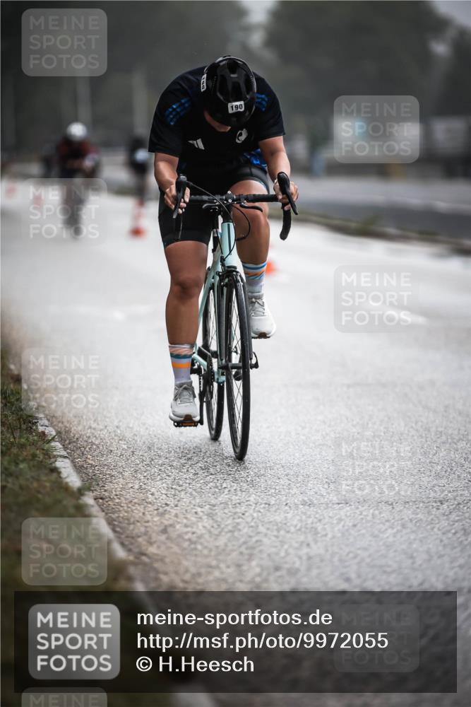 16.08.2026 - KN Förde Triathlon 2026 H.Heesch http://msf.ph/oto/9972055 16.08.2026 10:04:01 Radfahren 240 meine-sportfotos.de