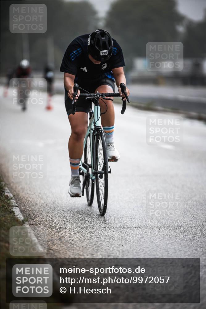 16.08.2026 - KN Förde Triathlon 2026 H.Heesch http://msf.ph/oto/9972057 16.08.2026 10:04:01 Radfahren 240 meine-sportfotos.de
