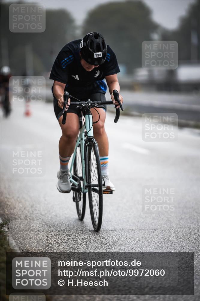 16.08.2026 - KN Förde Triathlon 2026 H.Heesch http://msf.ph/oto/9972060 16.08.2026 10:04:01 Radfahren 240 meine-sportfotos.de
