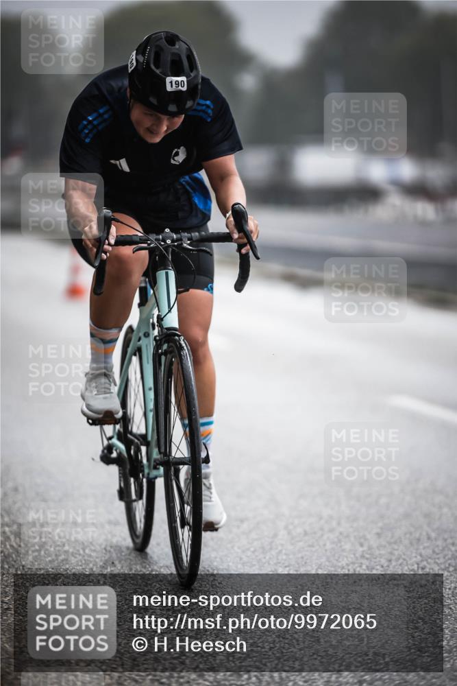 16.08.2026 - KN Förde Triathlon 2026 H.Heesch http://msf.ph/oto/9972065 16.08.2026 10:04:01 Radfahren 240 meine-sportfotos.de