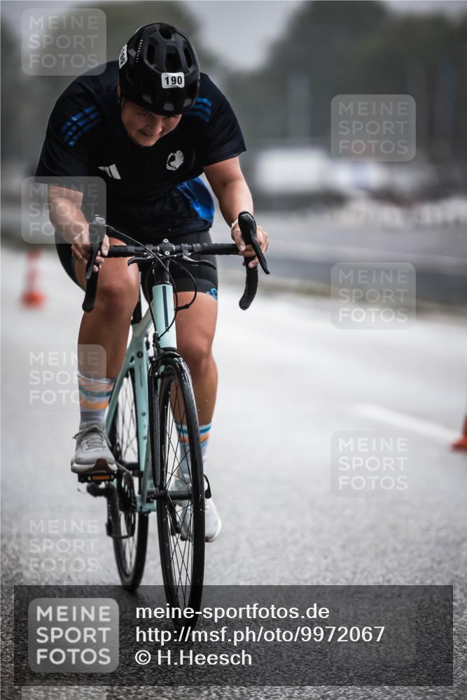 16.08.2026 - KN Förde Triathlon 2026 H.Heesch http://msf.ph/oto/9972067 16.08.2026 10:04:02 Radfahren 240 meine-sportfotos.de
