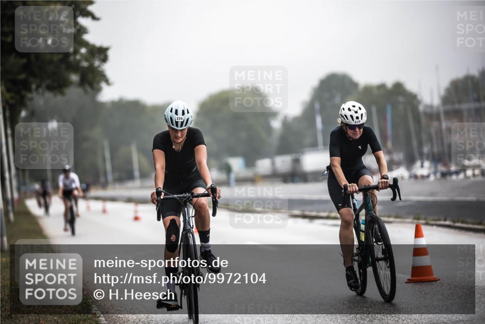 16.08.2026 - KN Förde Triathlon 2026 H.Heesch http://msf.ph/oto/9972104 16.08.2026 10:04:11 Radfahren 226, 227, 228 meine-sportfotos.de