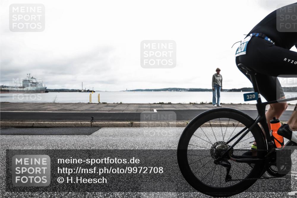 16.08.2026 - KN Förde Triathlon 2026 H.Heesch http://msf.ph/oto/9972708 16.08.2026 11:04:06 Radfahren 320, 363 meine-sportfotos.de
