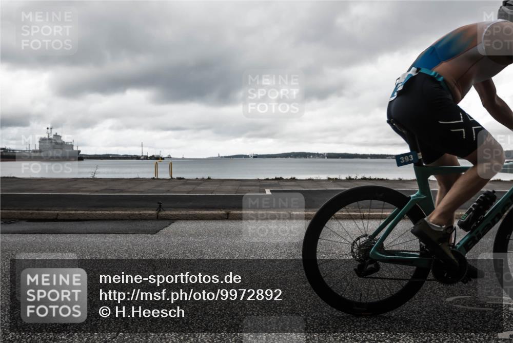 16.08.2026 - KN Förde Triathlon 2026 H.Heesch http://msf.ph/oto/9972892 16.08.2026 11:14:29 Radfahren 393, 398 meine-sportfotos.de