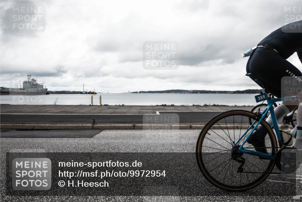 16.08.2026 - KN Förde Triathlon 2026 H.Heesch http://msf.ph/oto/9972954 16.08.2026 11:17:39 Radfahren 304, 308, 355, 359, 383, 390, 417 meine-sportfotos.de