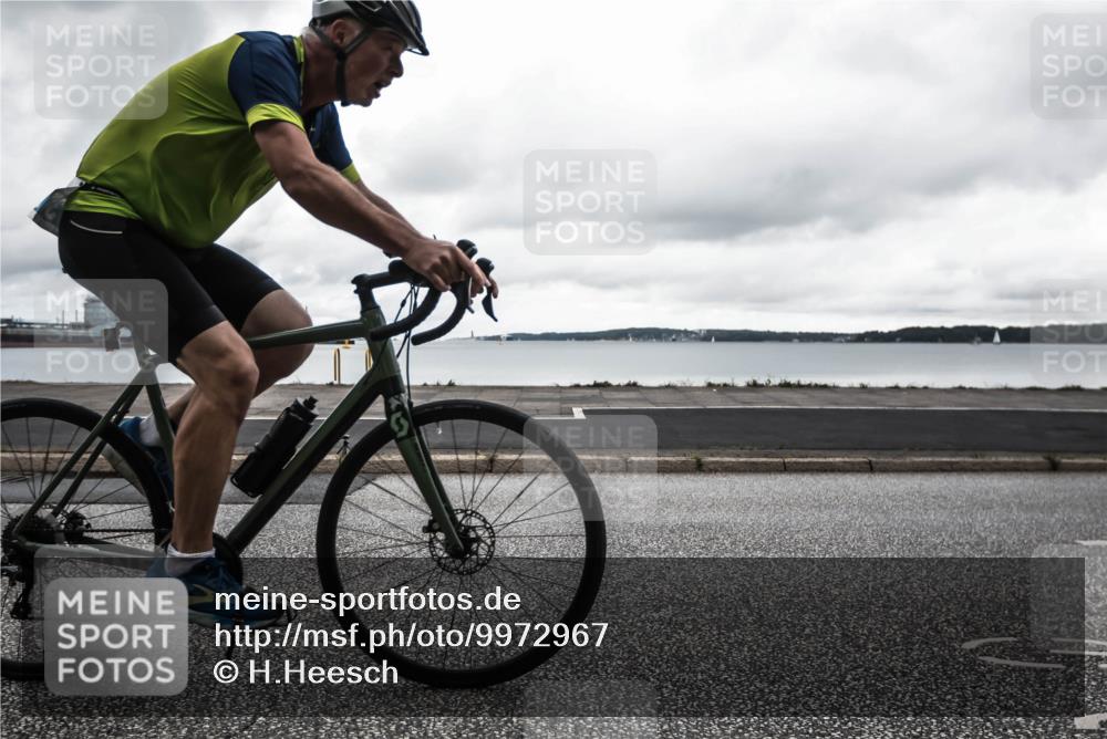 16.08.2026 - KN Förde Triathlon 2026 H.Heesch http://msf.ph/oto/9972967 16.08.2026 11:18:01 Radfahren 301, 378 meine-sportfotos.de